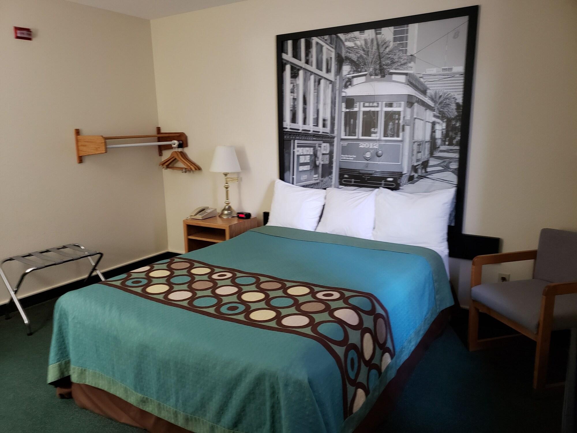 Super 8 By Wyndham Moose Jaw Sk Hotel Bagian luar foto