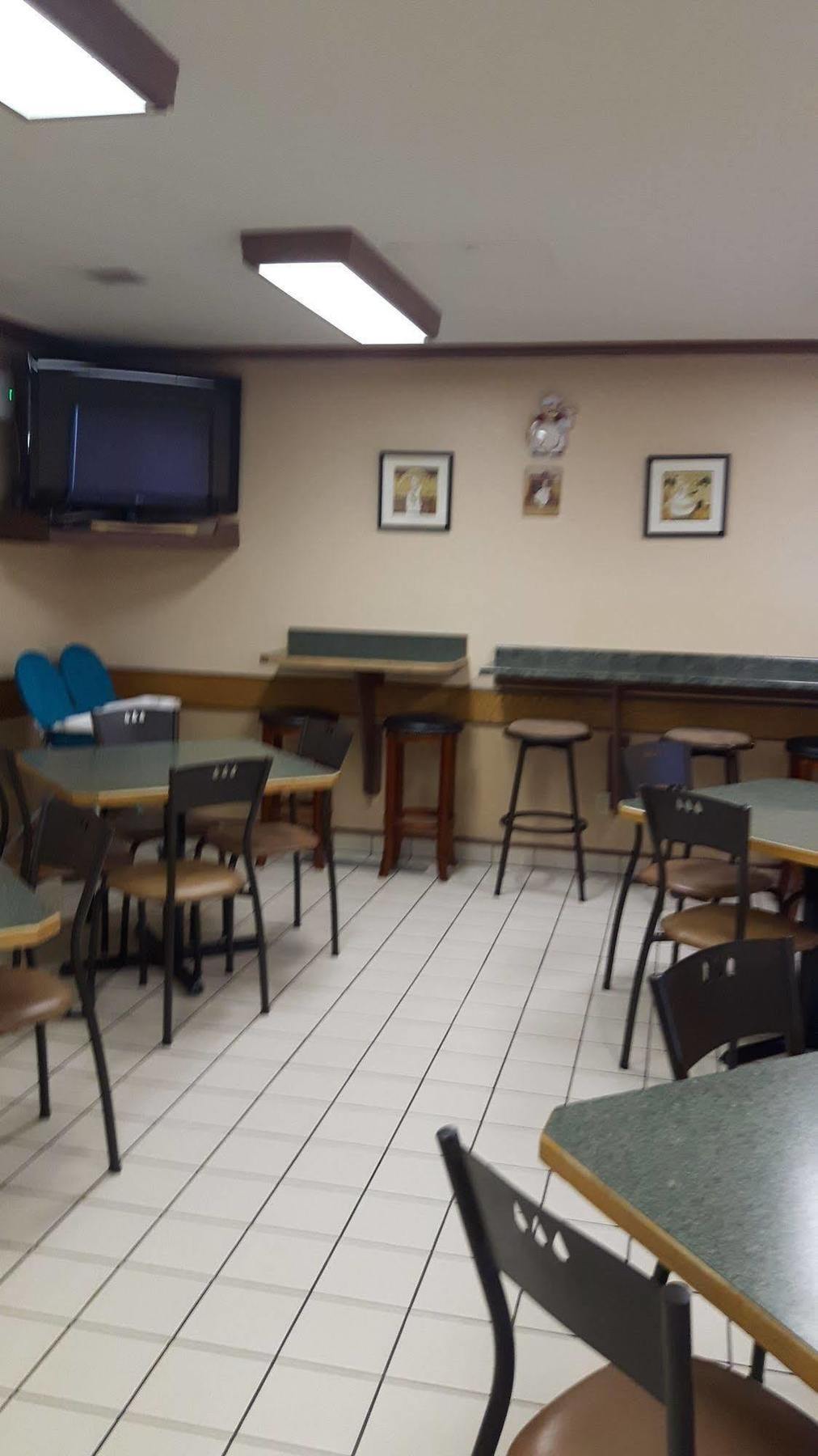 Super 8 By Wyndham Moose Jaw Sk Hotel Bagian luar foto